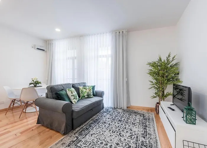 Lovelystay - 1Br Flat W Ac And Balcony By Aliados